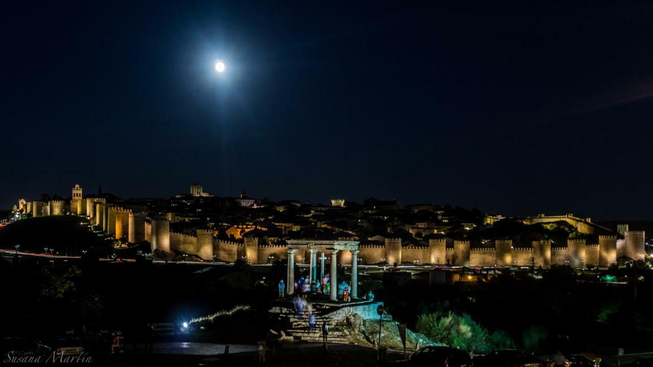 La Casa De La Luna Авіла Екстер'єр фото